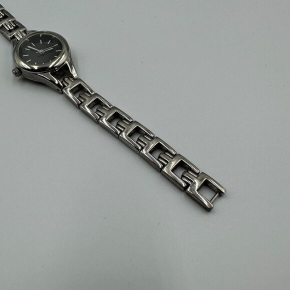 3/$30 Silver Tone Round Watch Black Dial 23MM Minimalist Classic 6.75" - Picture 9 of 14